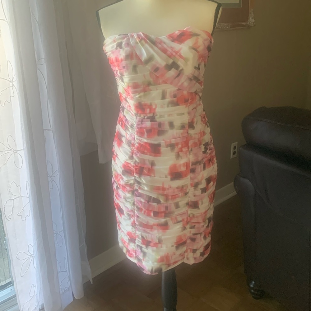 H&M strapless floral ruched knee length dress form fitting sz 8 floral print EUC